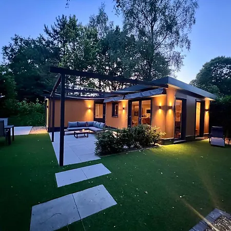 Luxury Retreat Veluwe - Garden, Ac, Bathtub Chalet Putten